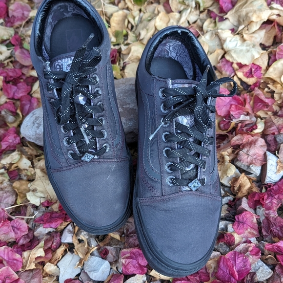 VANS x Harry Potter Deathly Hallows Old Skool Shoes Mens 8.5 Women's 10 - Picture 2 of 8